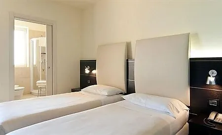 מלון Fiera Milano 4*